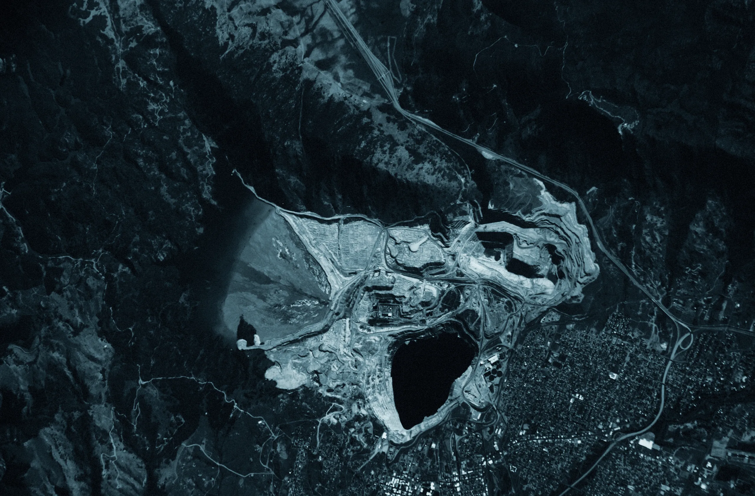 Earth Observations taken by the Expedition 13 crew